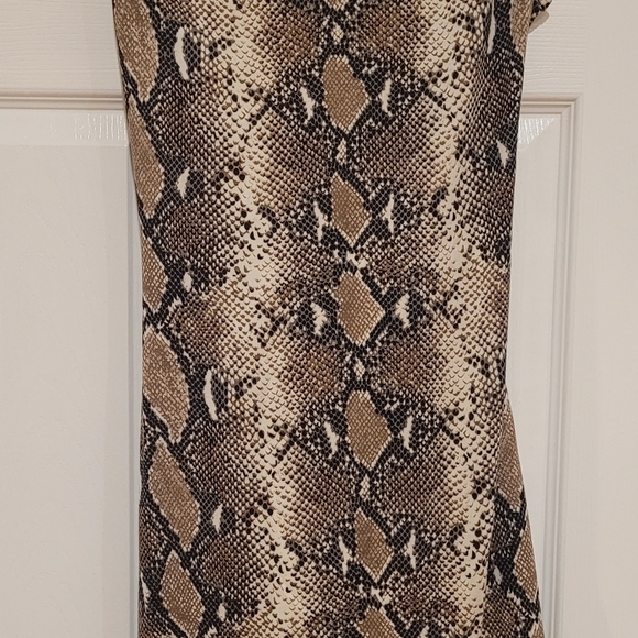 Diane Von Furstenberg faux wrap dress. 100% silk size 10 - Picture 6 of 9